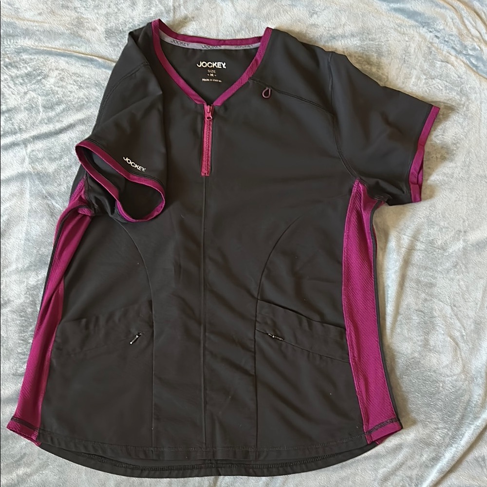 Jockey scrub top